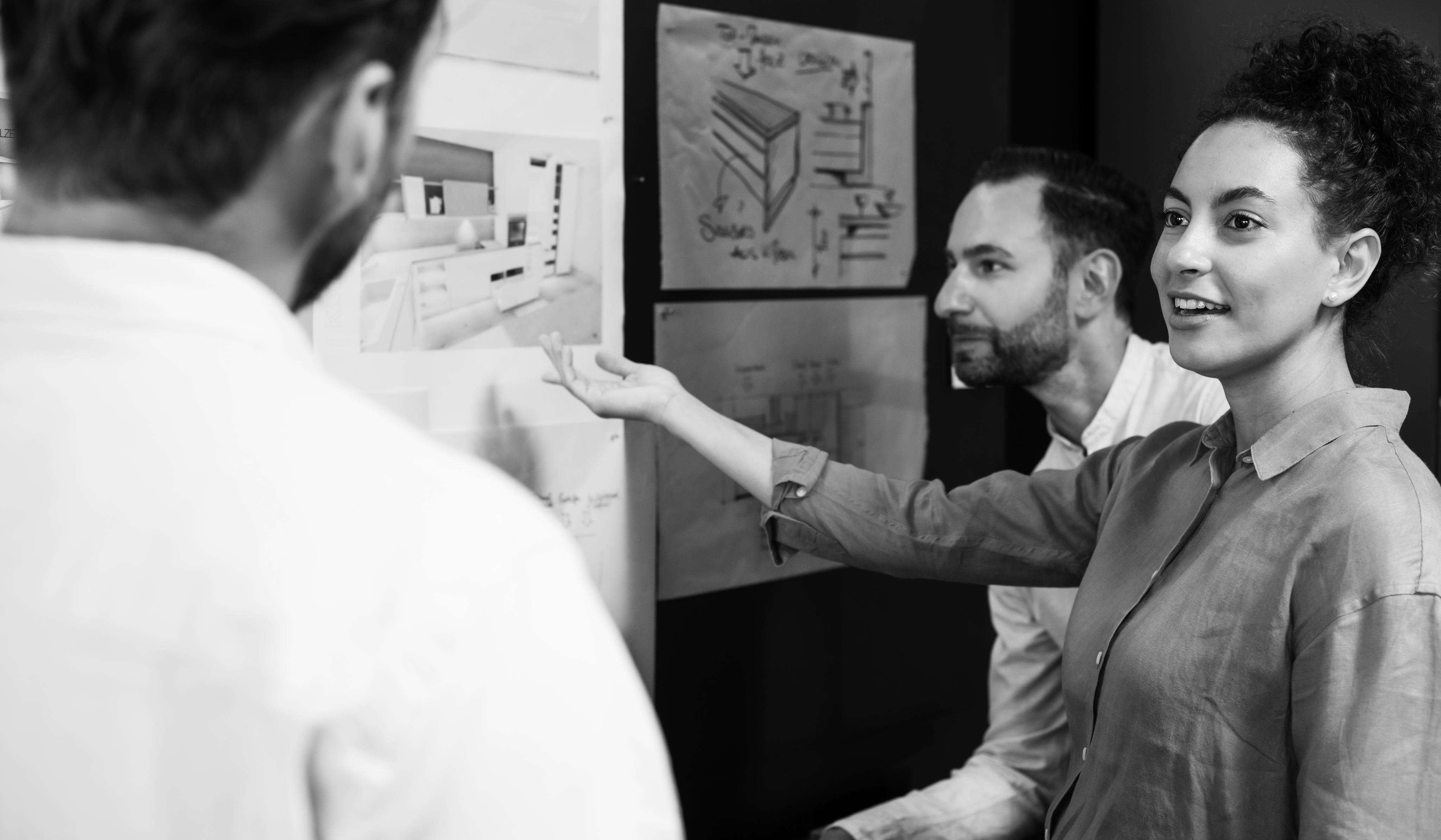 kw_sw_Werbemotiv_Beratung_2023_Juliana_Benjamin_Dalfert_01_Capture0010-10_sw (1).jpg