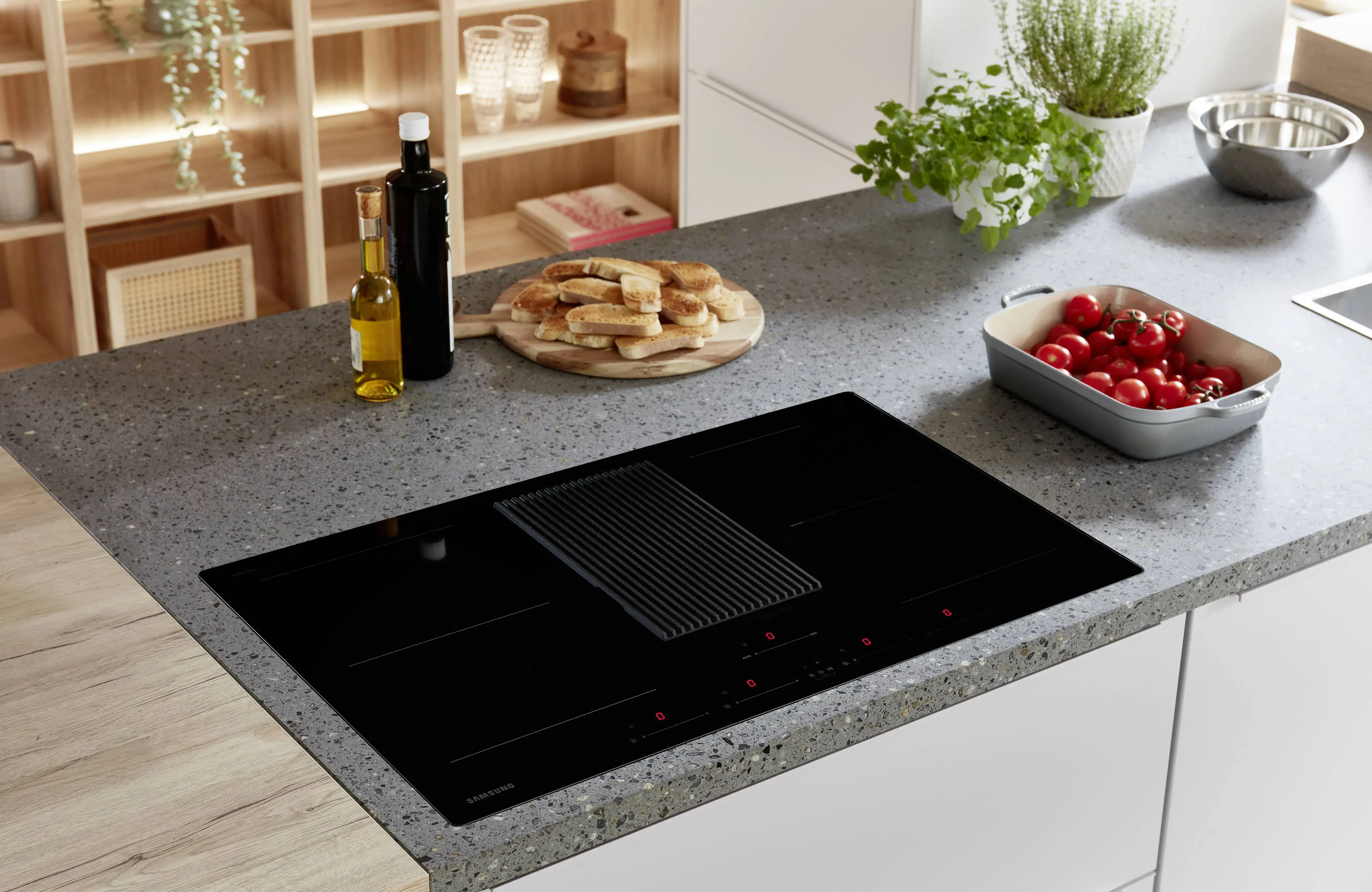 Nobilia Mattweiß grifflos mit SAMSUNG-Kochfeld mit Muldenlüfter